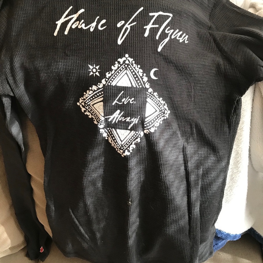 BNWT House of Flynn waffle shirt